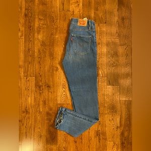 Levi’s high rise jeans - size 28